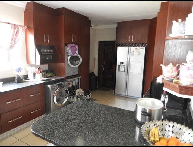 3 BEDROOM HOUSE FOR SALE IN THREE RIVERS EAST